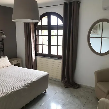 Logis Hotel Le Manoir & Lounge 3*