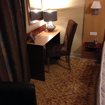 Logis Hotel Le Manoir & Lounge 3* Apt